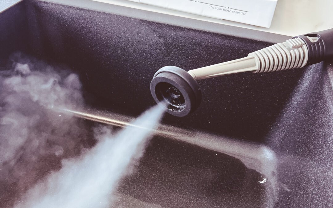 Limpieza de un fregadero con vapor Lady Vap